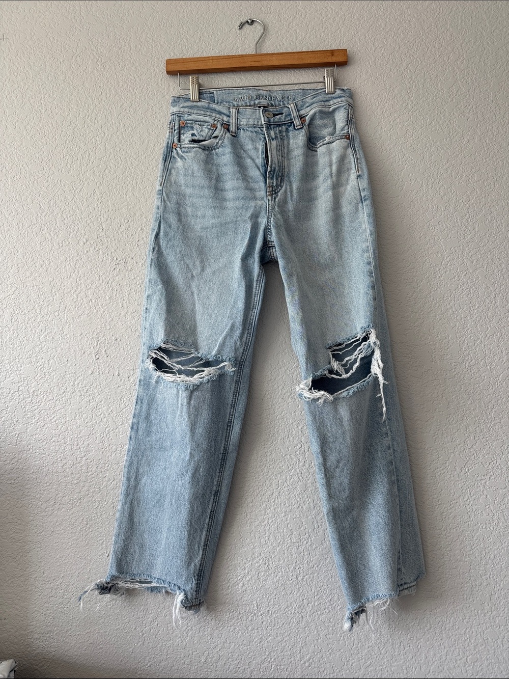 American Eagle Outfitters Light Wash Distressed Straight Leg Jeans
